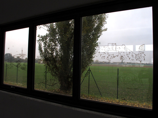 Zootropio – Enrico Vezzi, 'What We Are Coming To', installazione (pennarelli, cancellini), 2011.